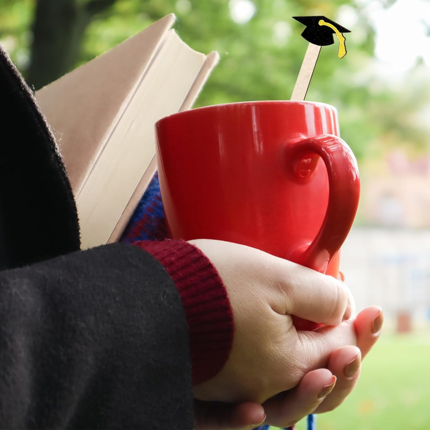 120Pcs Graduation Coffee Stirrers Grad Black Hat Diploma Disposable Stir Sticks Wooden Drink Stirrers for Home Office Bar Restaurant Party Supplies